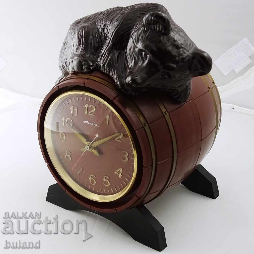 Licitație Ceas de masă sovietic Molnija Urs Butoi SSSR Molnija Licitație Ceas de masă sovietic Molnija Urs Butoi SSSR Molnija