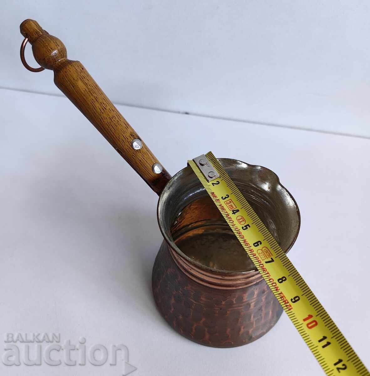 Παράδοση Χάλκινο μπρίκι καφέ σε άριστη κατάσταση Παράδοση Χάλκινο μπρίκι καφέ σε άριστη κατάσταση