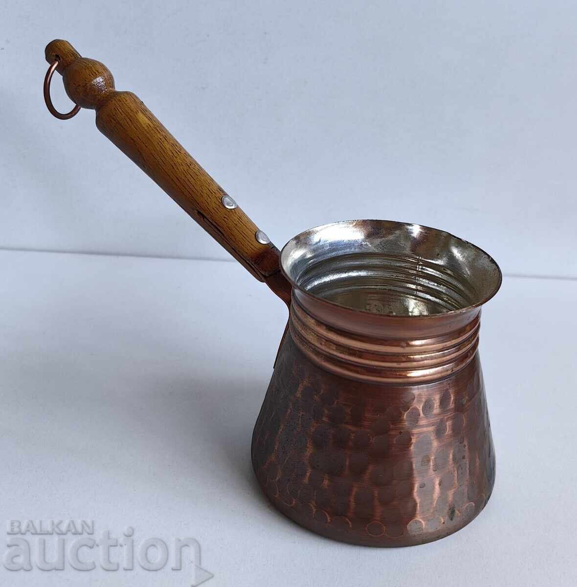 Χάλκινο μπρίκι καφέ σε άριστη κατάσταση Χάλκινο μπρίκι καφέ σε άριστη κατάσταση