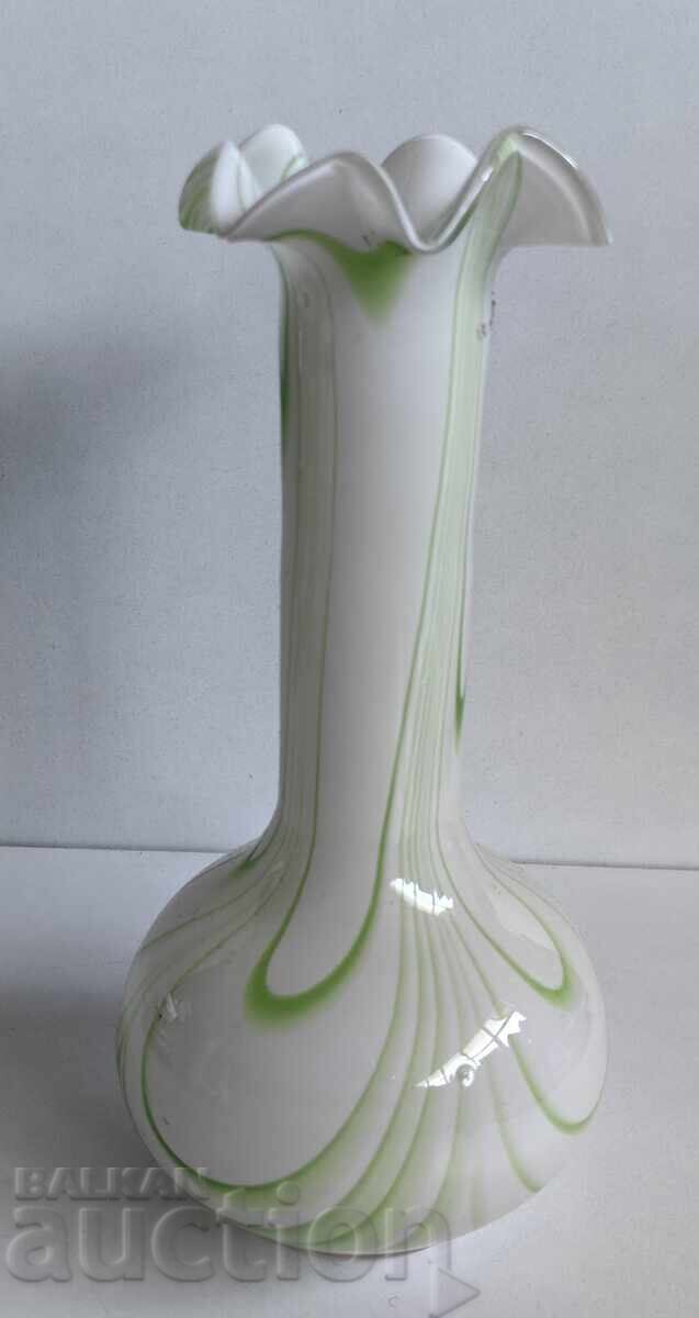 СТАРА ВАЗА КРАСИВИ ФОРМИ ДУХАНО СТЪКЛО ЗДРАВА