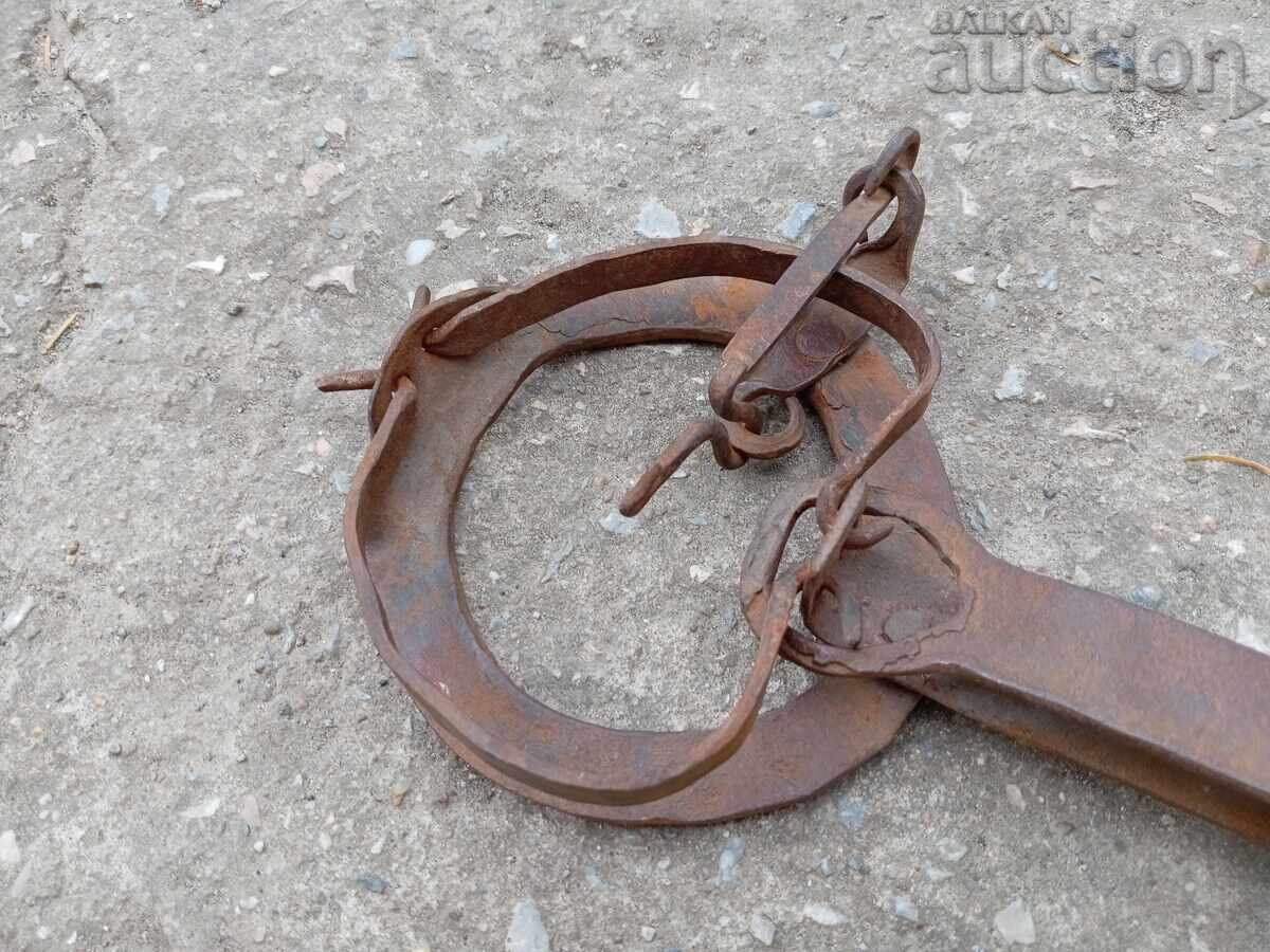 Delivery of vintage wrought iron trap for squirrels golden ferrets WORKING