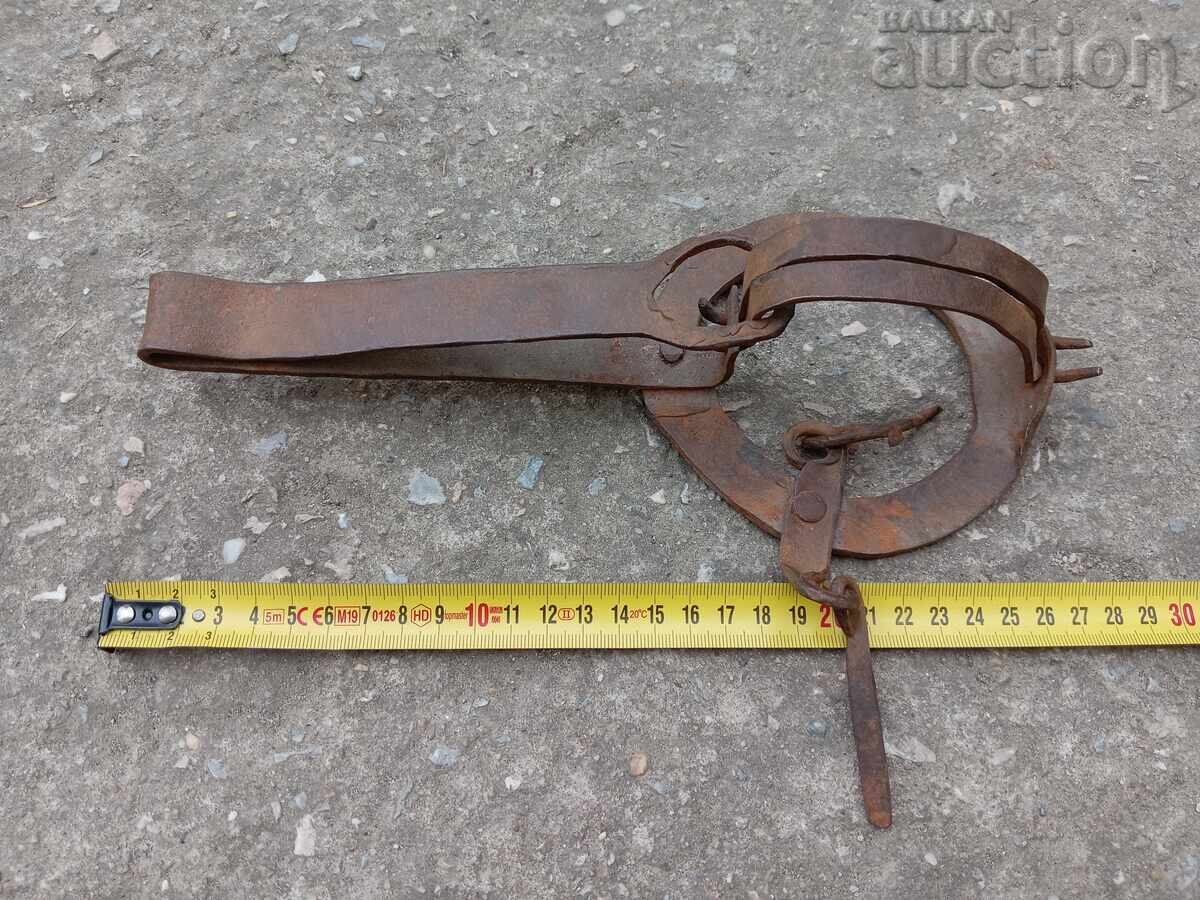 vintage wrought iron trap for squirrels golden ferrets WORKING