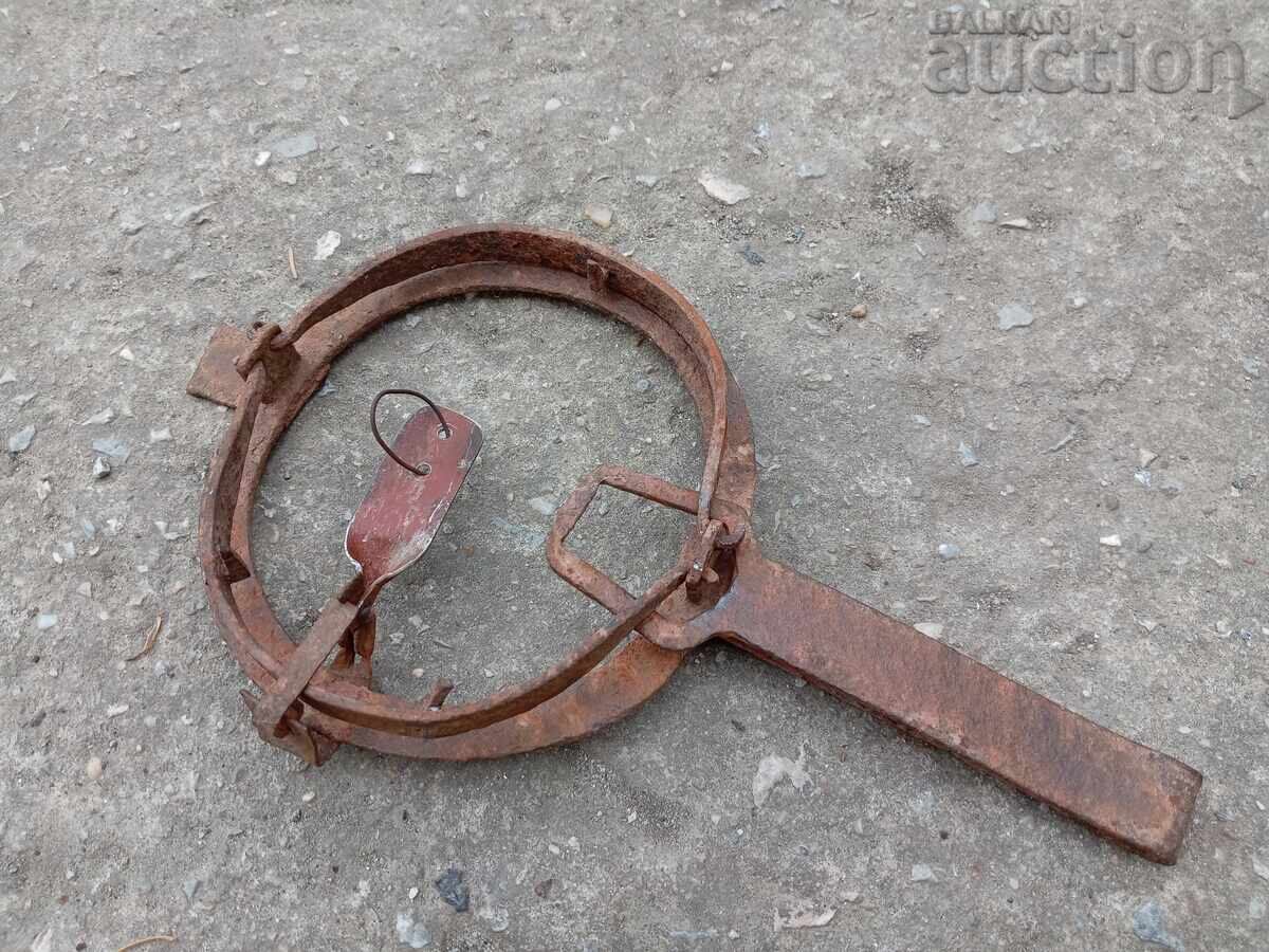 Доставка на старинен кован капан за белки златки порове РАБОТЕЩ