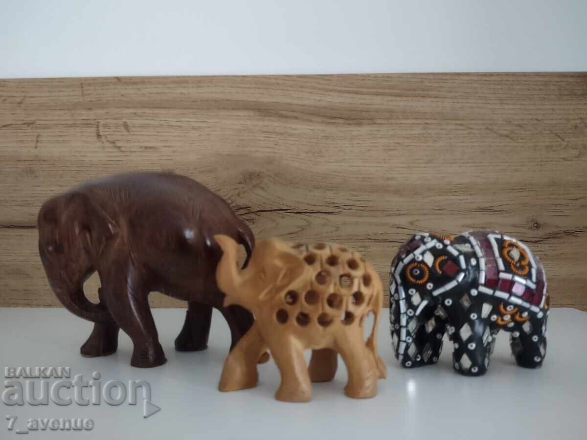 Elephant decoration, elephants, 3 pieces, noble wood with price 39.00 BGN | € 19.94 Elephant decoration, elephants, 3 pieces, noble wood with price 39.00 BGN | € 19.94