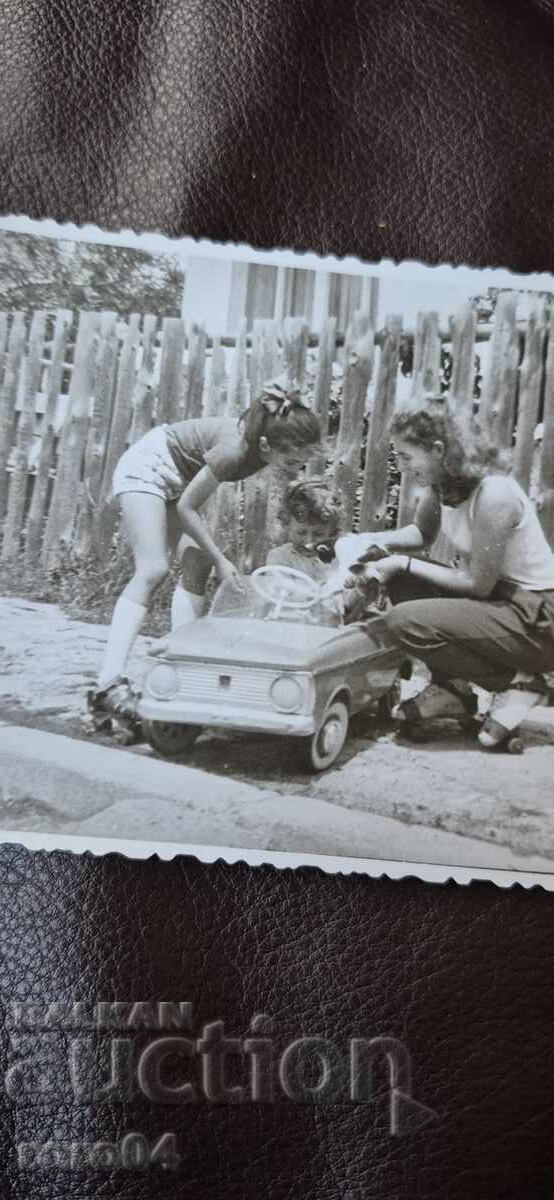 ΜΟΣΚΒΙΤΣ - ΣΟΣ. ΛΑΜΑΡΙΝΕΝΑ ΚΟΛΑ - ΠΑΙΔΙΑ με τιμή 8.99 BGN | € 4.60 ΜΟΣΚΒΙΤΣ - ΣΟΣ. ΛΑΜΑΡΙΝΕΝΑ ΚΟΛΑ - ΠΑΙΔΙΑ με τιμή 8.99 BGN | € 4.60