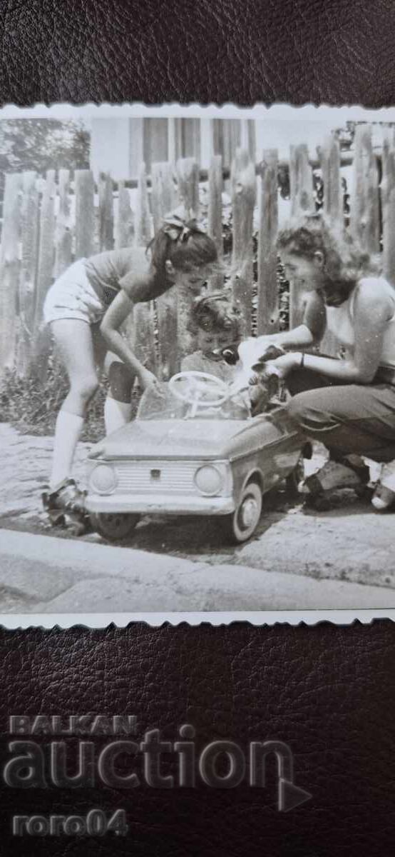 ΜΟΣΚΒΙΤΣ - ΣΟΣ. ΛΑΜΑΡΙΝΕΝΑ ΚΟΛΑ - ΠΑΙΔΙΑ - 7 ΜΟΣΚΒΙΤΣ - ΣΟΣ. ΛΑΜΑΡΙΝΕΝΑ ΚΟΛΑ - ΠΑΙΔΙΑ - 7