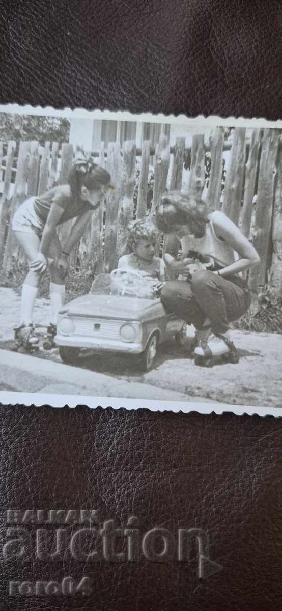 ΜΟΣΚΒΙΤΣ - ΣΟΣ. ΛΑΜΑΡΙΝΕΝΑ ΚΟΛΑ - ΠΑΙΔΙΑ με τιμή 8.99 BGN | € 4.60