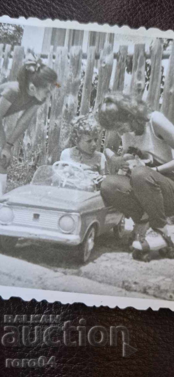 Δημοπρασία ΜΟΣΚΒΙΤΣ - ΣΟΣ. ΛΑΜΑΡΙΝΕΝΑ ΚΟΛΑ - ΠΑΙΔΙΑ