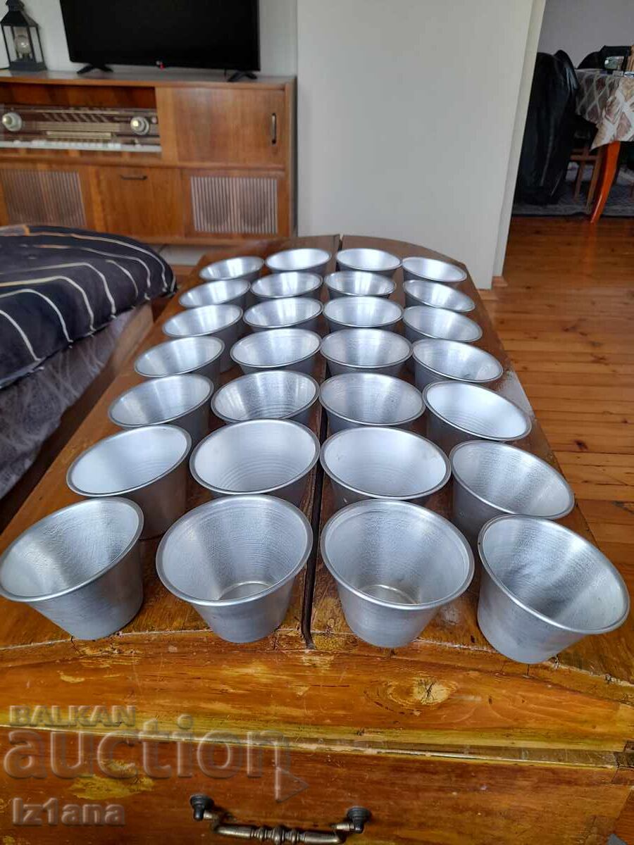 Παλιά μπολ κρέμα καραμέλας με τιμή 100.00 BGN | € 51.13 Παλιά μπολ κρέμα καραμέλας με τιμή 100.00 BGN | € 51.13