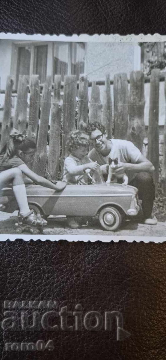 Auction  MOSKVICH - SOCIALIST SHEET METAL CAR - FOR CHILDREN