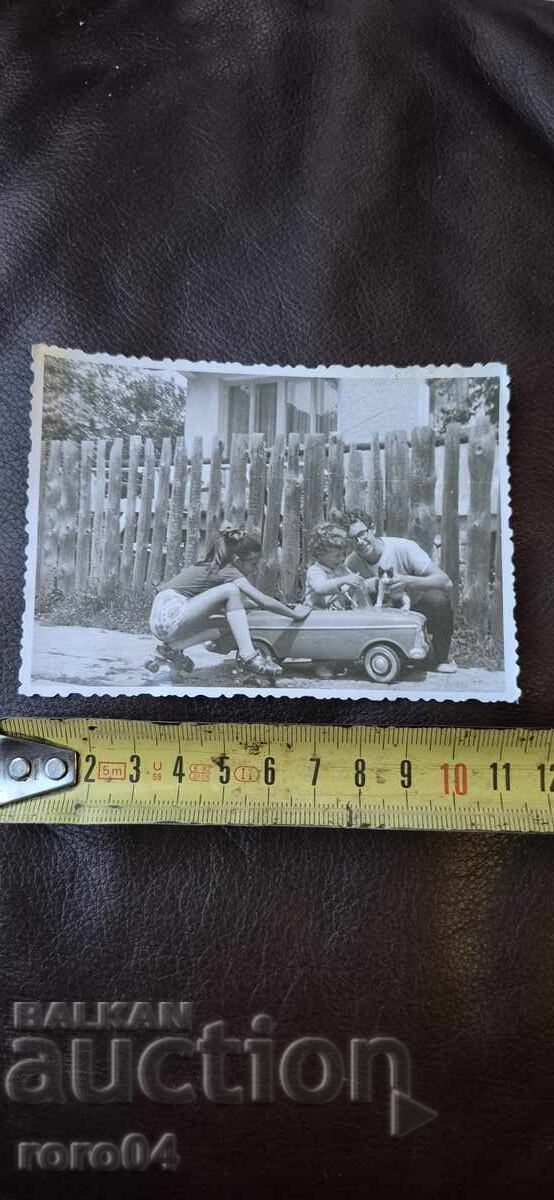 Delivery of MOSKVICH - SOCIALIST SHEET METAL CAR - FOR CHILDREN