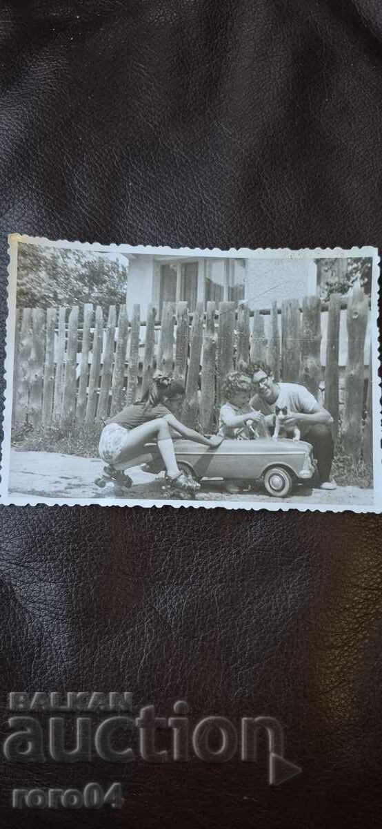 MOSKVICH - SOCIALIST SHEET METAL CAR - FOR CHILDREN