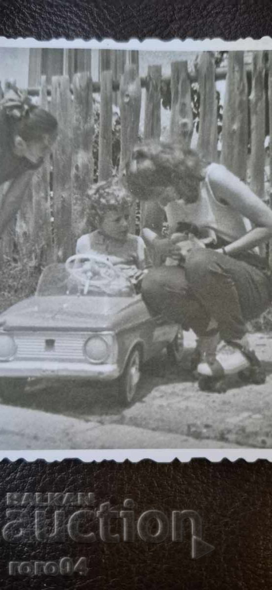 Δημοπρασία ΜΟΣΚΒΙΤΣ - ΣΟΣ. ΛΑΜΑΡΙΝΕΝΑ ΚΟΛΑ - ΠΑΙΔΙΑ