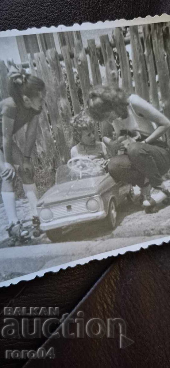 ΜΟΣΚΒΙΤΣ - ΣΟΣ. ΛΑΜΑΡΙΝΕΝΑ ΚΟΛΑ - ΠΑΙΔΙΑ - 7