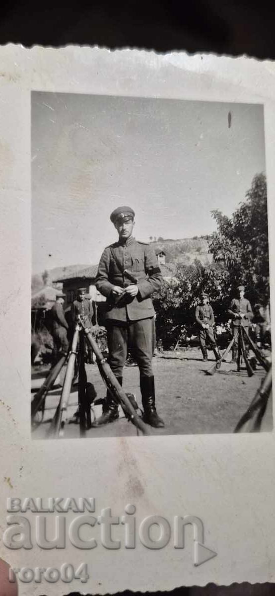 Auction OFFICER - GUNS - BIVOUAC - WW II Auction OFFICER - GUNS - BIVOUAC - WW II