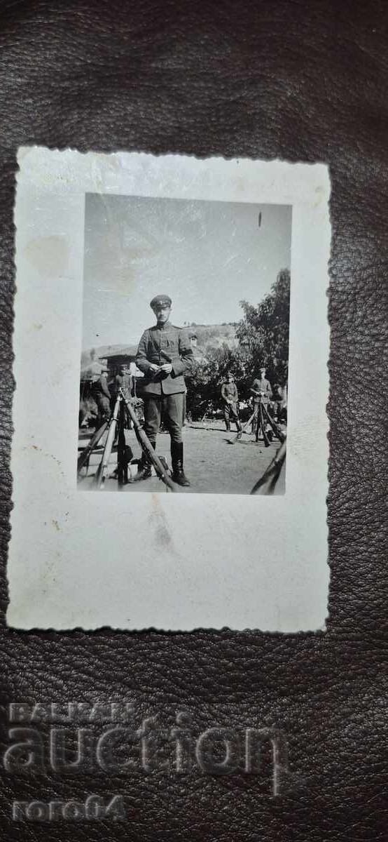 OFFICER - GUNS - BIVOUAC - WW II OFFICER - GUNS - BIVOUAC - WW II