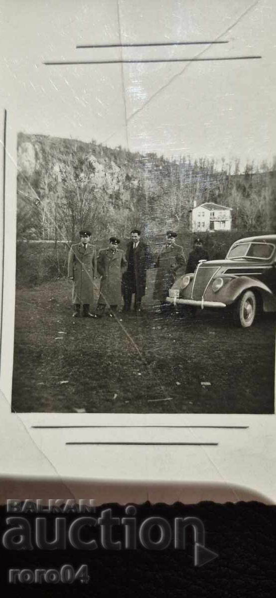 Licitație MAȘINĂ RETRO - WW II