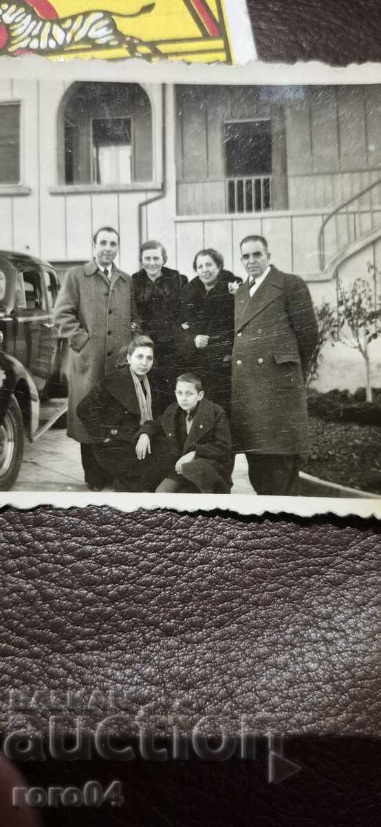 Delivery of CITROEN - RETRO AUTOMOBILE - WW II