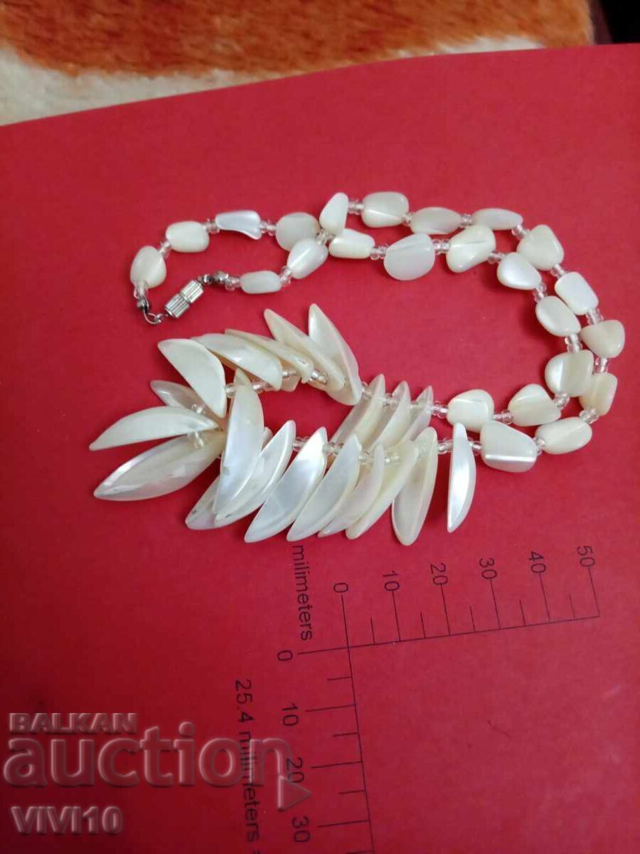 Старинно колие от естествени камъни, седеф с цена € 30.00 | 58.67 лв.