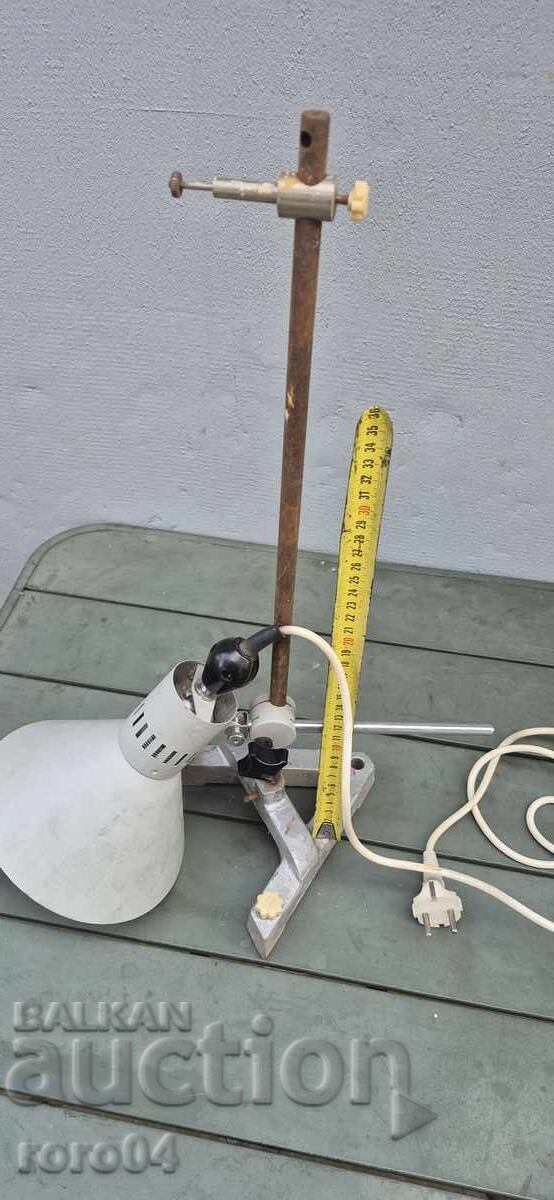 Аукцион СТАРА СОЦ. НАСТОЛНА ЛАМПА - ИНДУСТРИАЛНА
