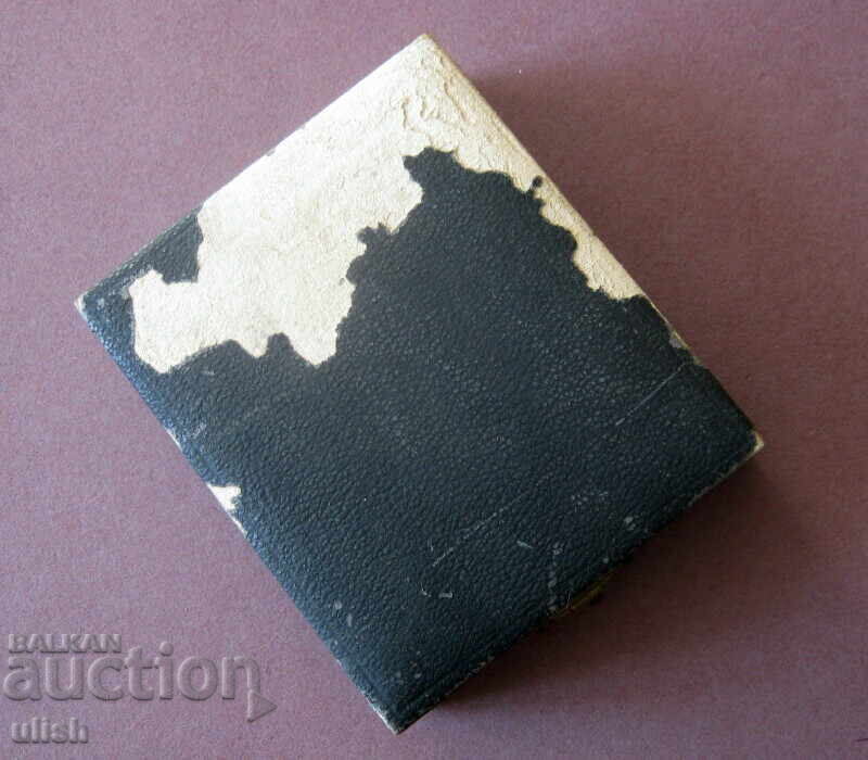 Delivery of Old electric dental mirror kit box Delivery of Old electric dental mirror kit box