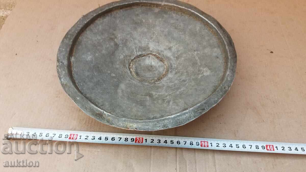 Δημοπρασία Σφυρήλατο χάλκινο αναγεννησιακό κύπελλο, πιάτο, σαχνί