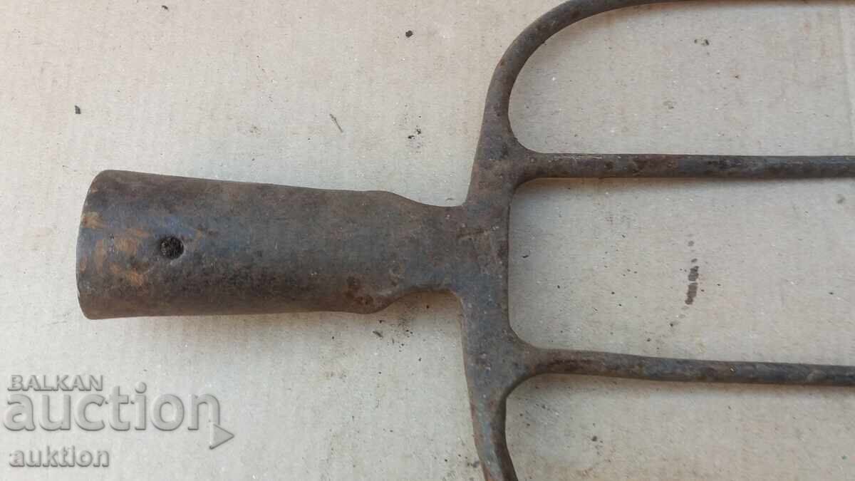 Delivery of OLD SMALL SOLID VILLA