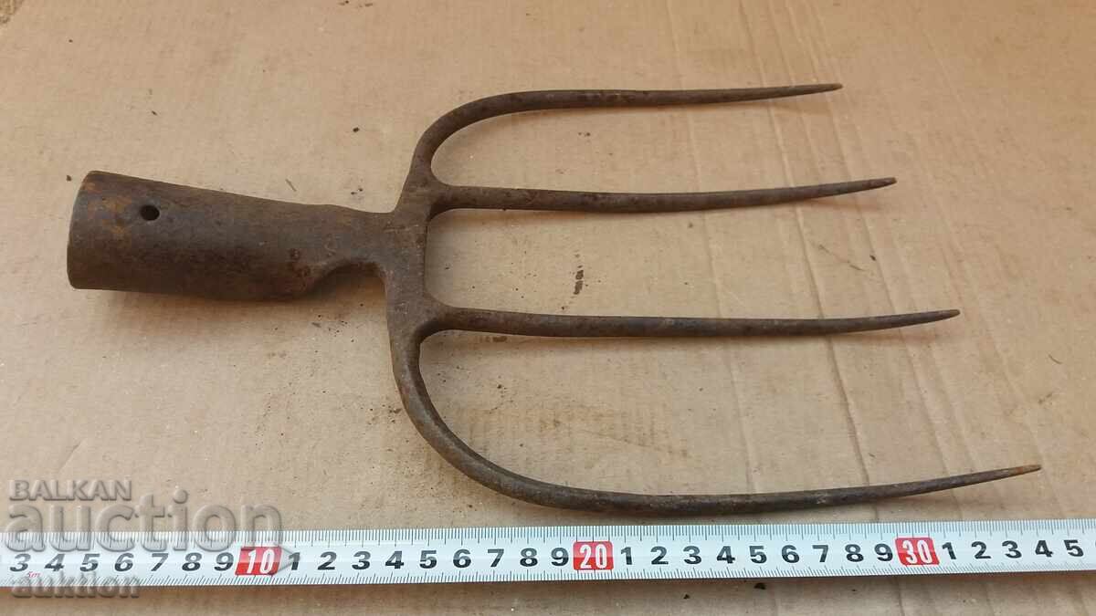 OLD SMALL SOLID VILLA - 5