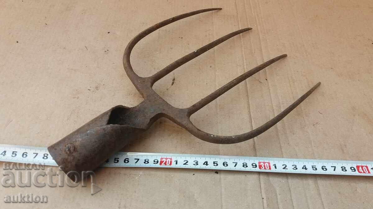 OLD SMALL SOLID VILLA - 6