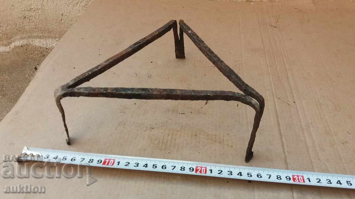 КОВАНА ВЪЗРОЖДЕНСКА ПИРОСТИЯ с цена 9.99 лв. | € 5.11