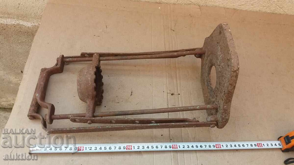 MASSIVE SOCIAL JAR SEALING MACHINE - 6