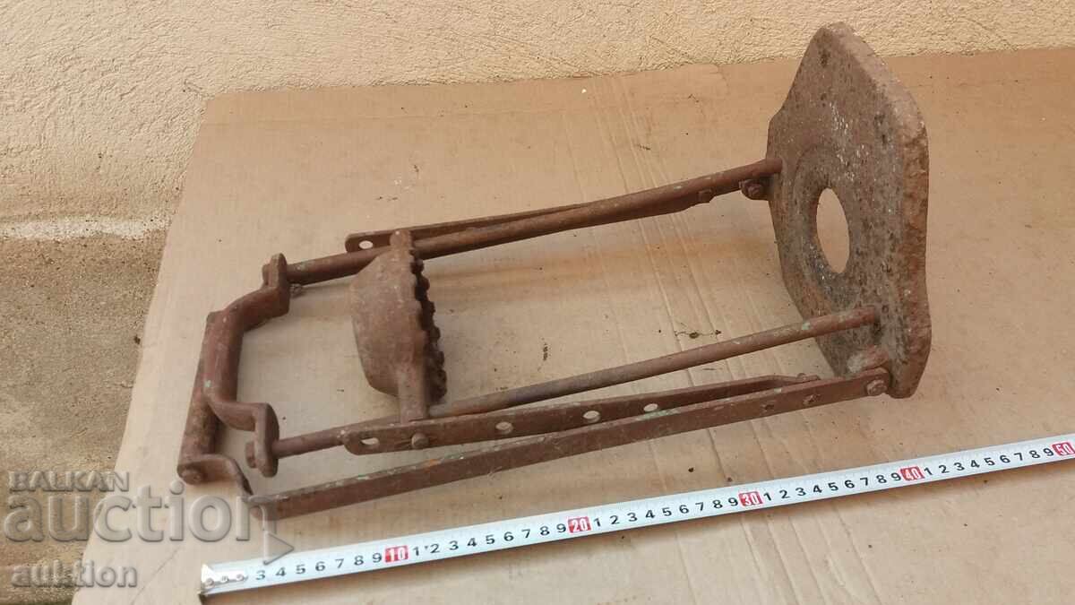 MASSIVE SOCIAL JAR SEALING MACHINE - 7