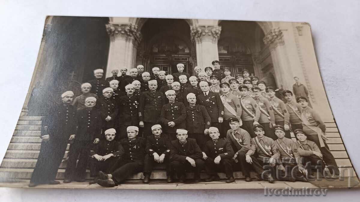 Photo Sofia Yunatsi in front of Alexander Nevsky