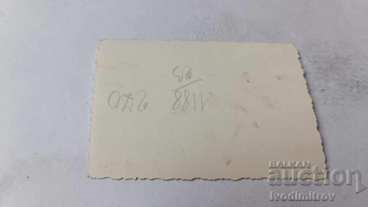 Φωτογραφία Νέος άνδρας και νέα γυναίκα στη θάλασσα με τιμή 1.85 BGN | € 0.95