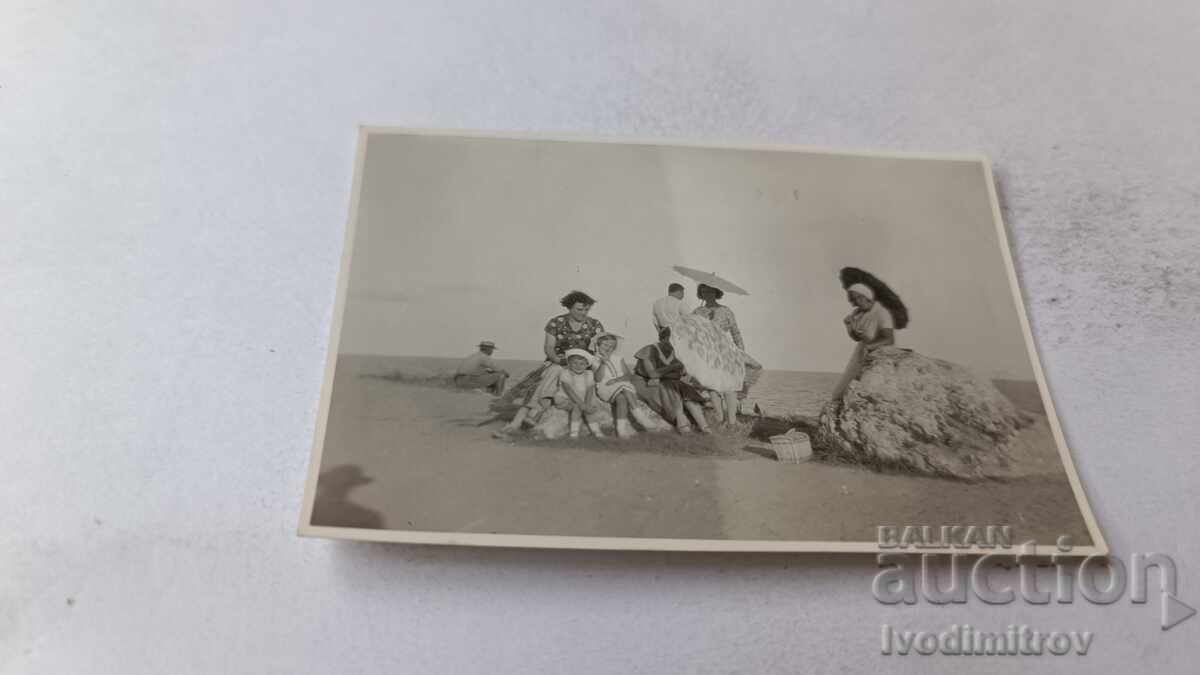 St. Konstantin Women and Children on Rocks by the Sea 1932