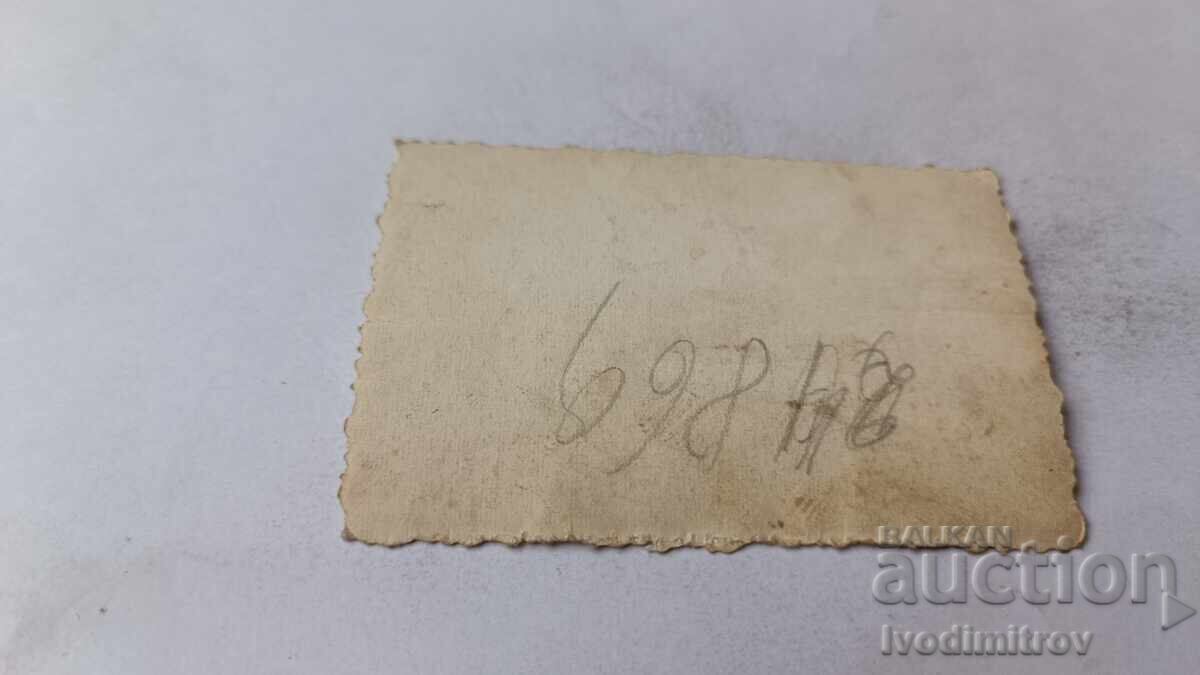 Снимка София Мъж и две млади жени на разходка с цена 2.45 лв. | € 1.25