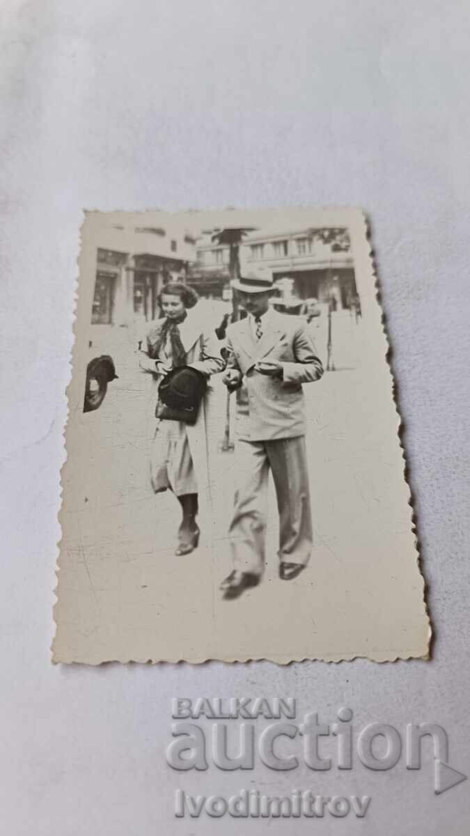 Fotografie Sofia Bărbat și femeie la plimbare Fotografie Sofia Bărbat și femeie la plimbare