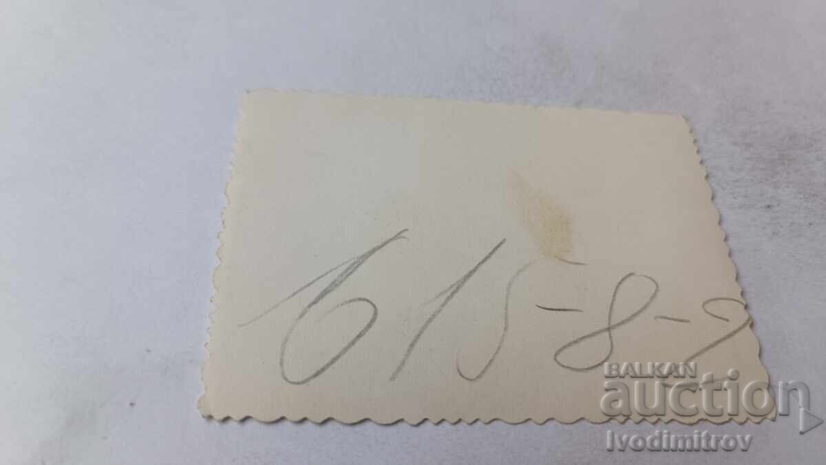 Φωτογραφία του αξιωματικού της Σόφιας και της γυναίκας σε μια βόλτα με τιμή 2.45 BGN | € 1.25 Φωτογραφία του αξιωματικού της Σόφιας και της γυναίκας σε μια βόλτα με τιμή 2.45 BGN | € 1.25