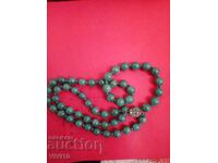 Αρχαίο κολιέ από φυσικά πετράδια