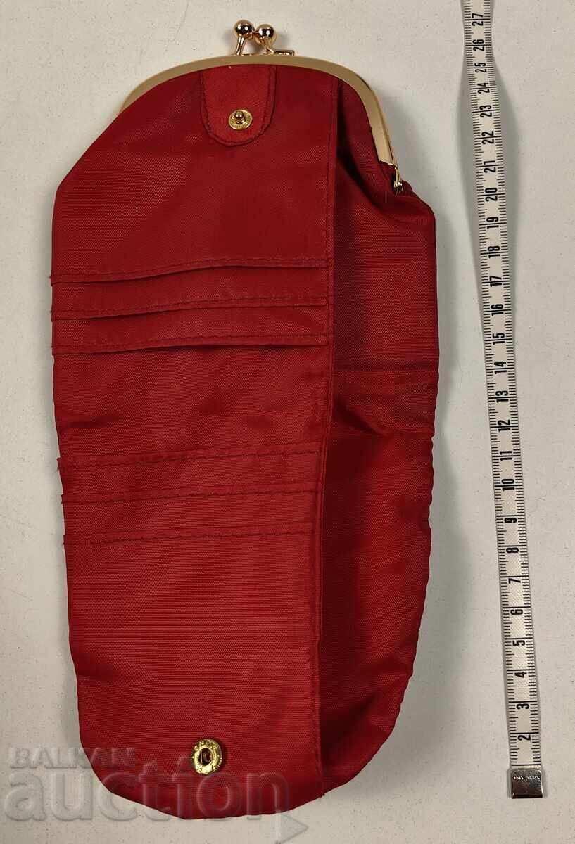 Auction RED LADIES WALLET PORTFOLIO IN EXCELLENT CONDITION Auction RED LADIES WALLET PORTFOLIO IN EXCELLENT CONDITION