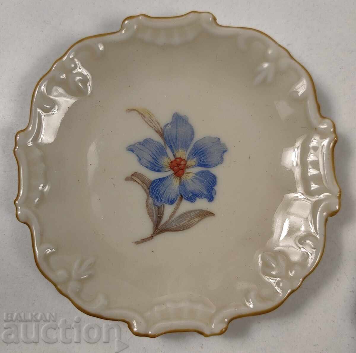 Auction LOT 4 SMALL PORCELAIN PLATES MARKED BAVARIA PLATE Auction LOT 4 SMALL PORCELAIN PLATES MARKED BAVARIA PLATE