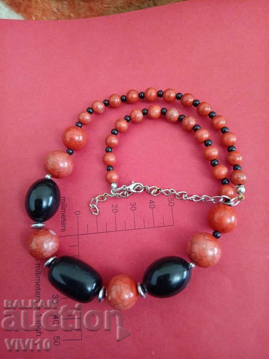 Старинно колие с естествени камъни с цена € 50.00 | 97.79 лв. Старинно колие с естествени камъни с цена € 50.00 | 97.79 лв.