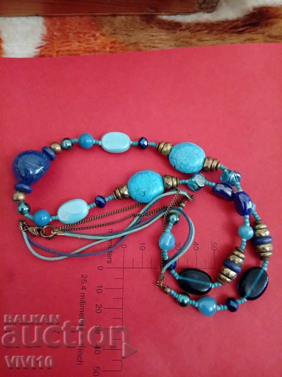 Colier vechi cu pietre naturale cu preț € 35.00 | 68.45 BGN