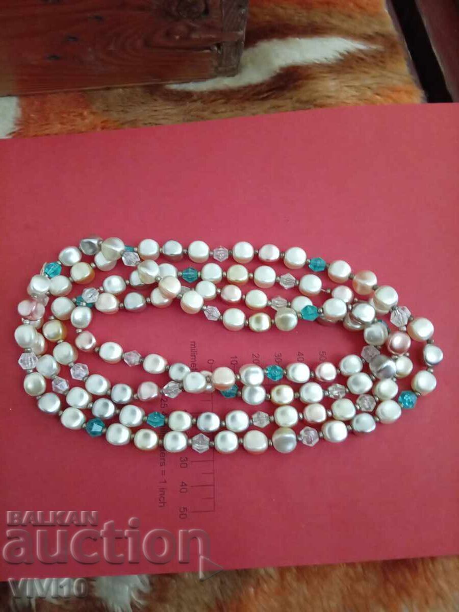 Auction  Antique mother-of-pearl necklace