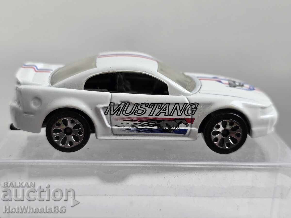 Matchbox NoMB 3 Ford Mustang 1999 god cu preț 2.99 BGN | € 1.53 Matchbox NoMB 3 Ford Mustang 1999 god cu preț 2.99 BGN | € 1.53