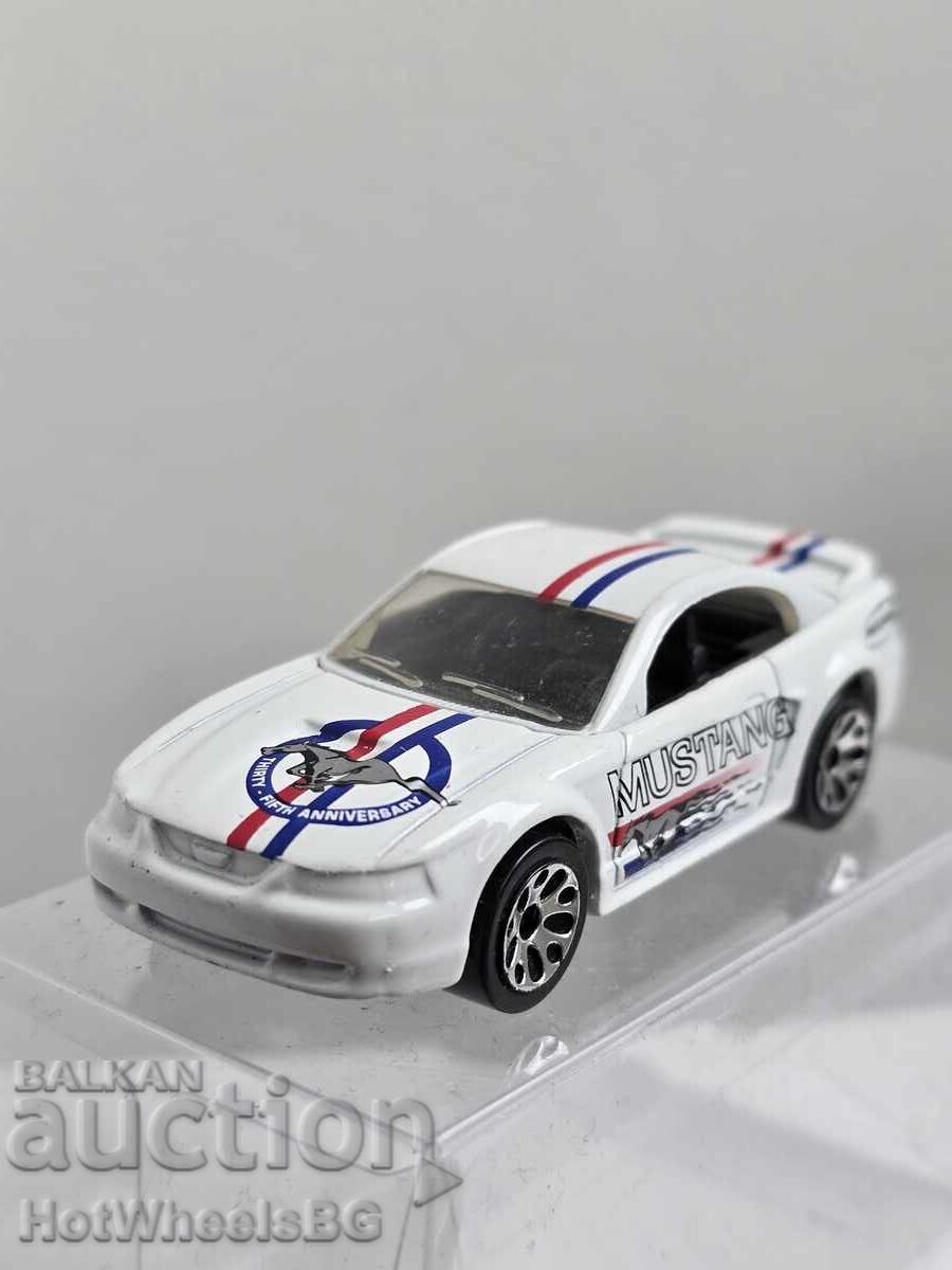 Livrarea Matchbox NoMB 3 Ford Mustang 1999 god Livrarea Matchbox NoMB 3 Ford Mustang 1999 god