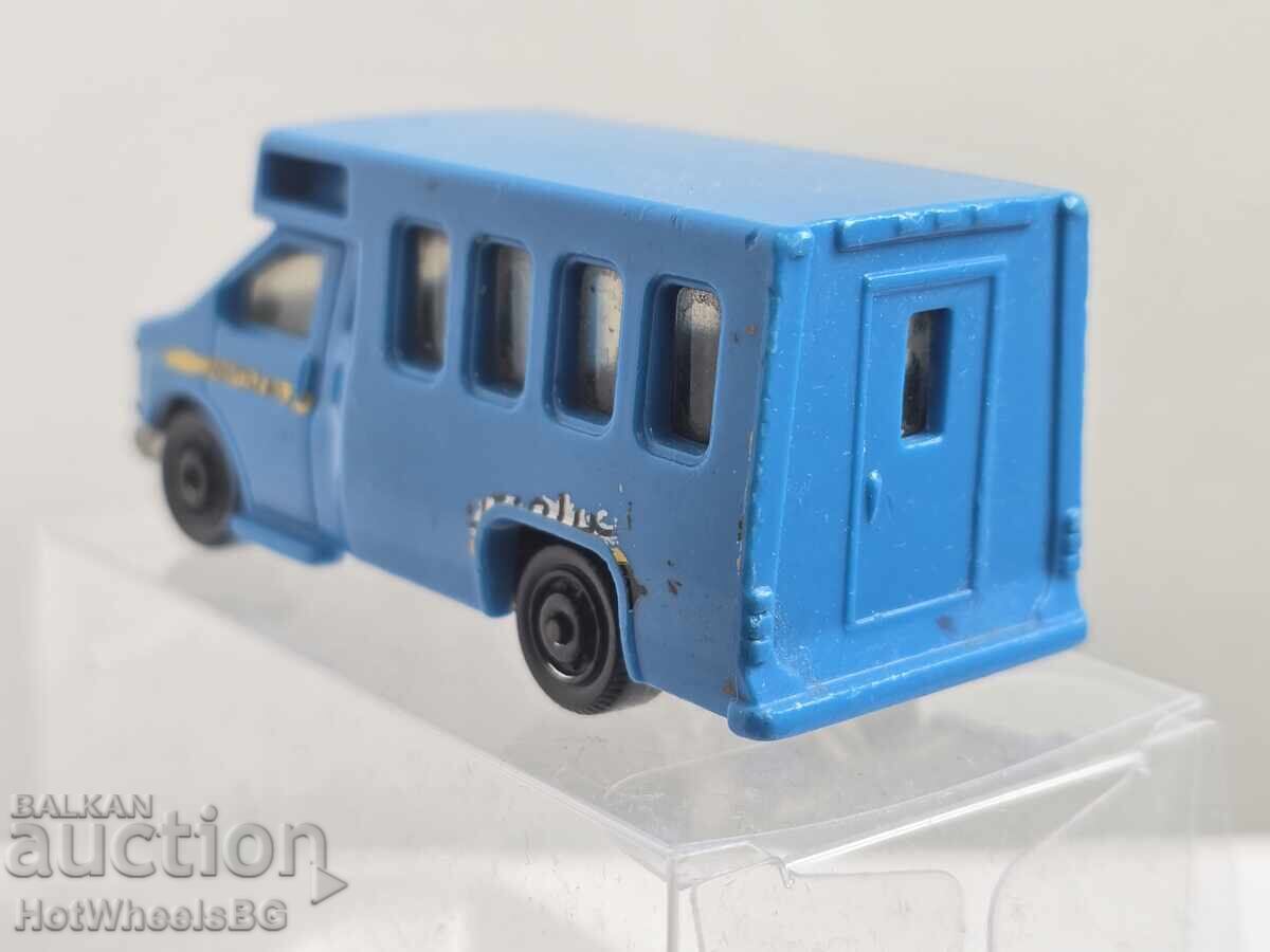 Delivery of Matchbox No. MB 372 - CHEVY TRANSPORT BUS TM CM Delivery of Matchbox No. MB 372 - CHEVY TRANSPORT BUS TM CM
