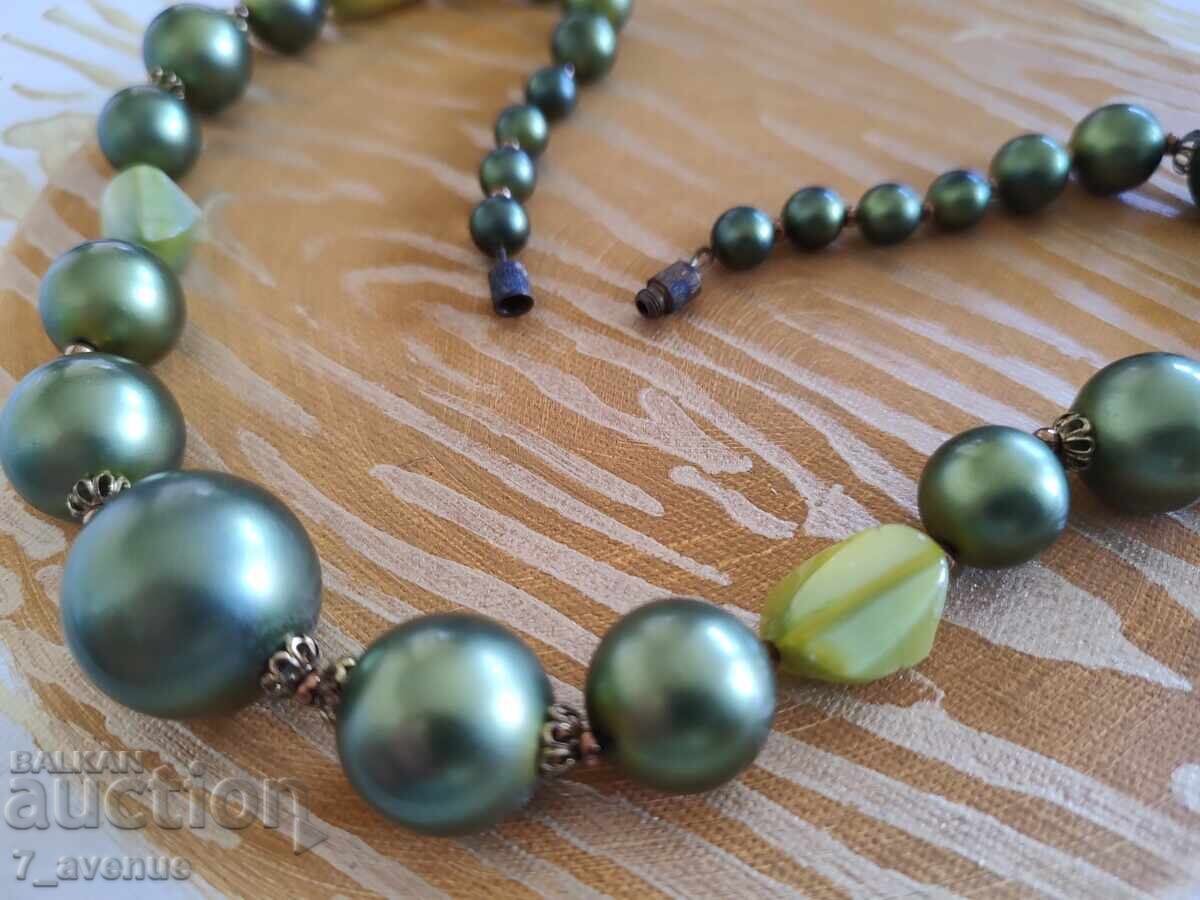 Delivery of Necklace, splendor and beauty, in silky green 23.04.25