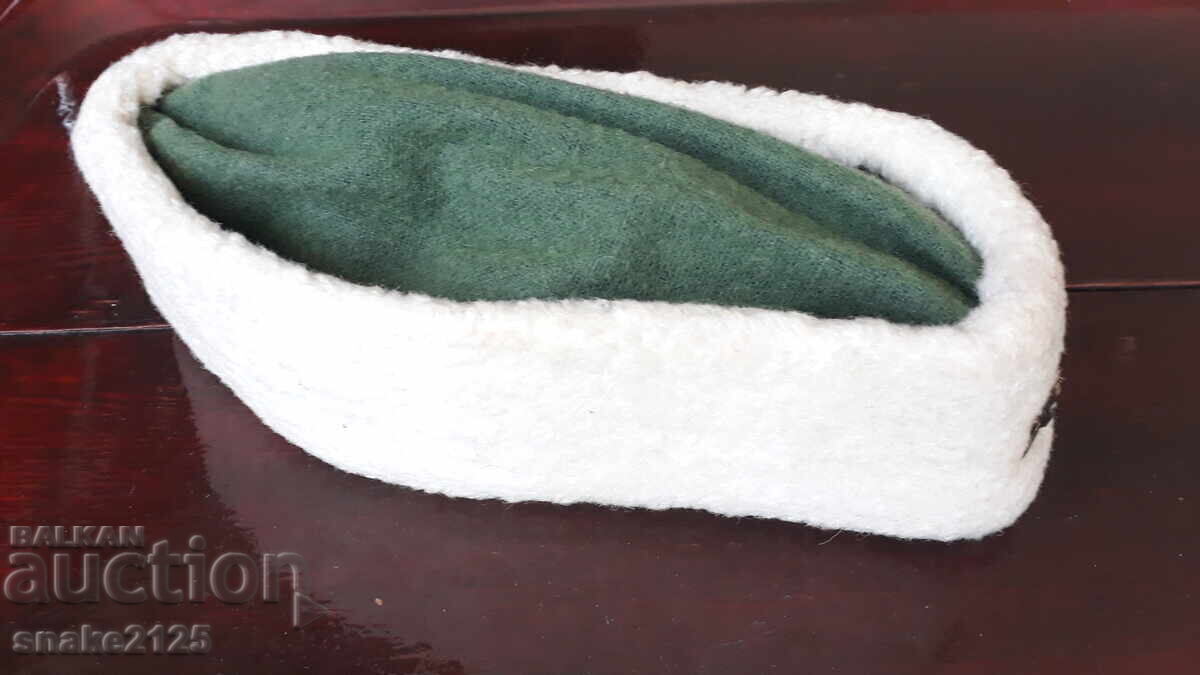 Καλπάκι, καπέλο από την εποχή του σοσιαλισμού - Τσαβντάρτσε με τιμή 30.00 BGN | € 15.34