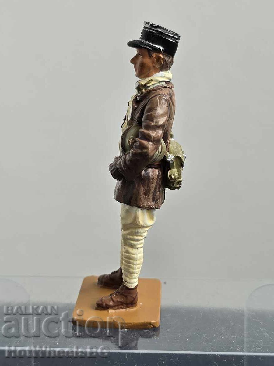 DEL PRADO - MEN AT WAR: Tank Captain France 1939-40 with price 7.99 BGN | € 4.09